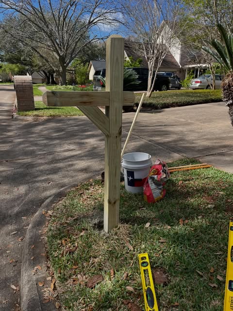 Wooden mailbox post installation